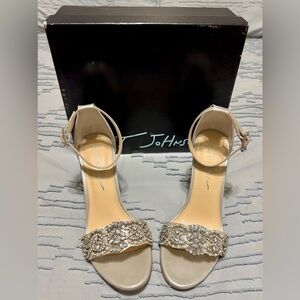 Betsey Johnson Silver Gina Dress Shoes Size 8.5